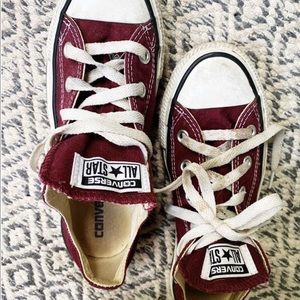 Maroon converse